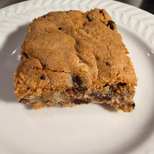 Blonde Brownie with Walnuts.